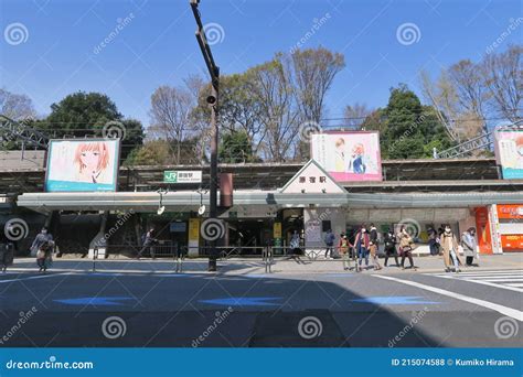 原宿駅 出口 新しい：都市の迷宮と現代の神話